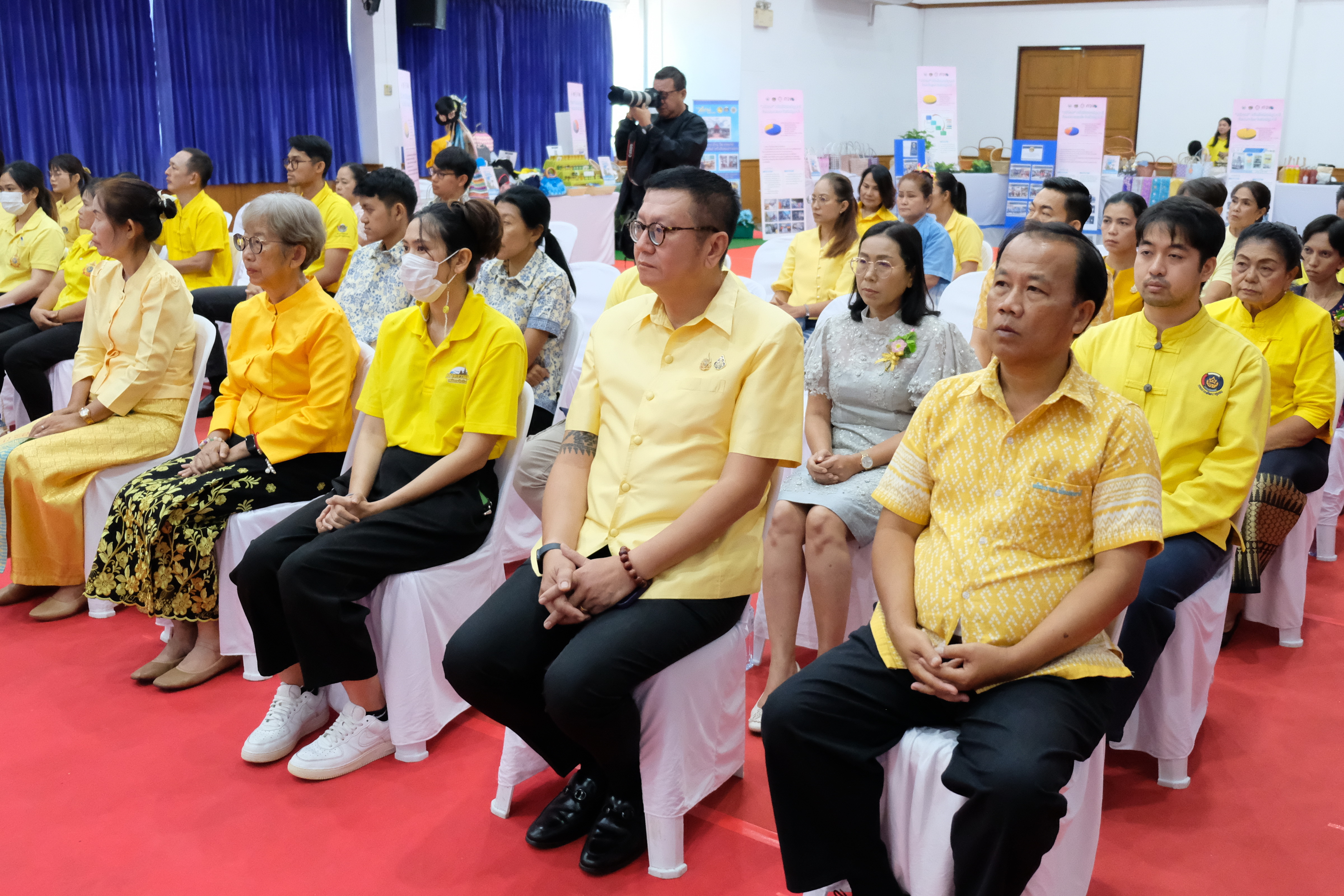 จังหวัดปทุมธานี “จัดมหกรรมความสำเร็จการขจัดความยากจนและพัฒนาคนทุกช่วงวัยอย่างยั่งยืนตามหลักปรัชญาของเศรษฐกิจพอเพียง”