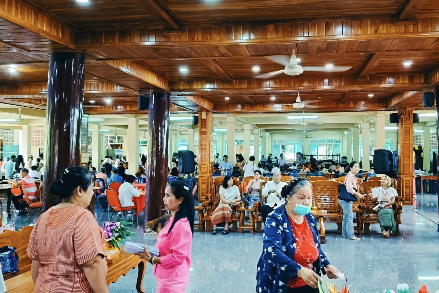 พช.ปทุมธานี “ร่วมทอดผ้ากฐินสามัคคี วัดสวนมะม่วง”