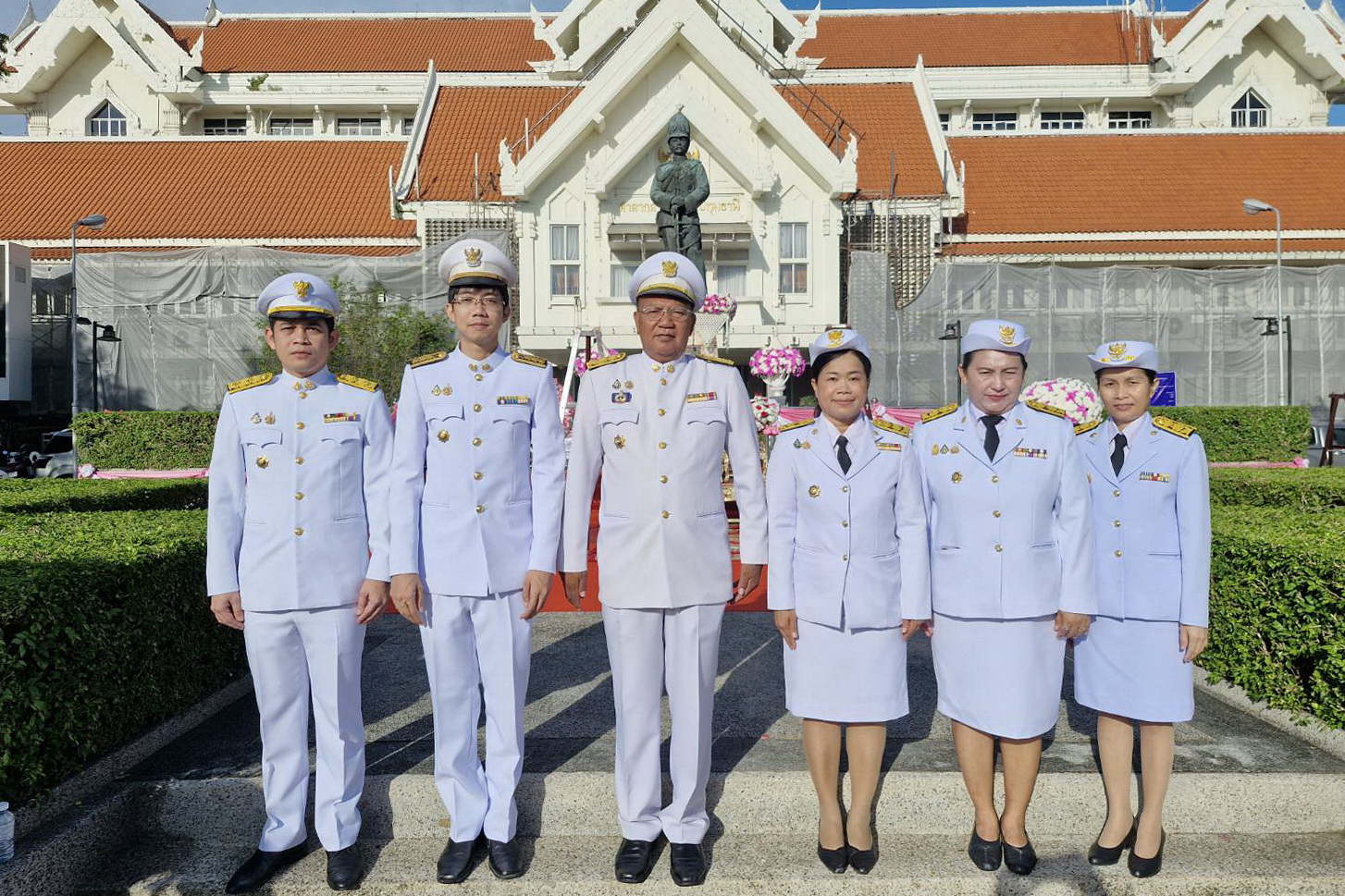 พช.ปทุมธานี “ร่วมพิธีวางพวงมาลาถวายราชสักการะพระบรมราชานุสาวรีย์ พระบาทสมเด็จพระจุลจอมเกล้าเจ้าอยู่หัว เนื่องในวันปิยมหาราช ๒๓ ตุลาคม ๒๕๖๗”
