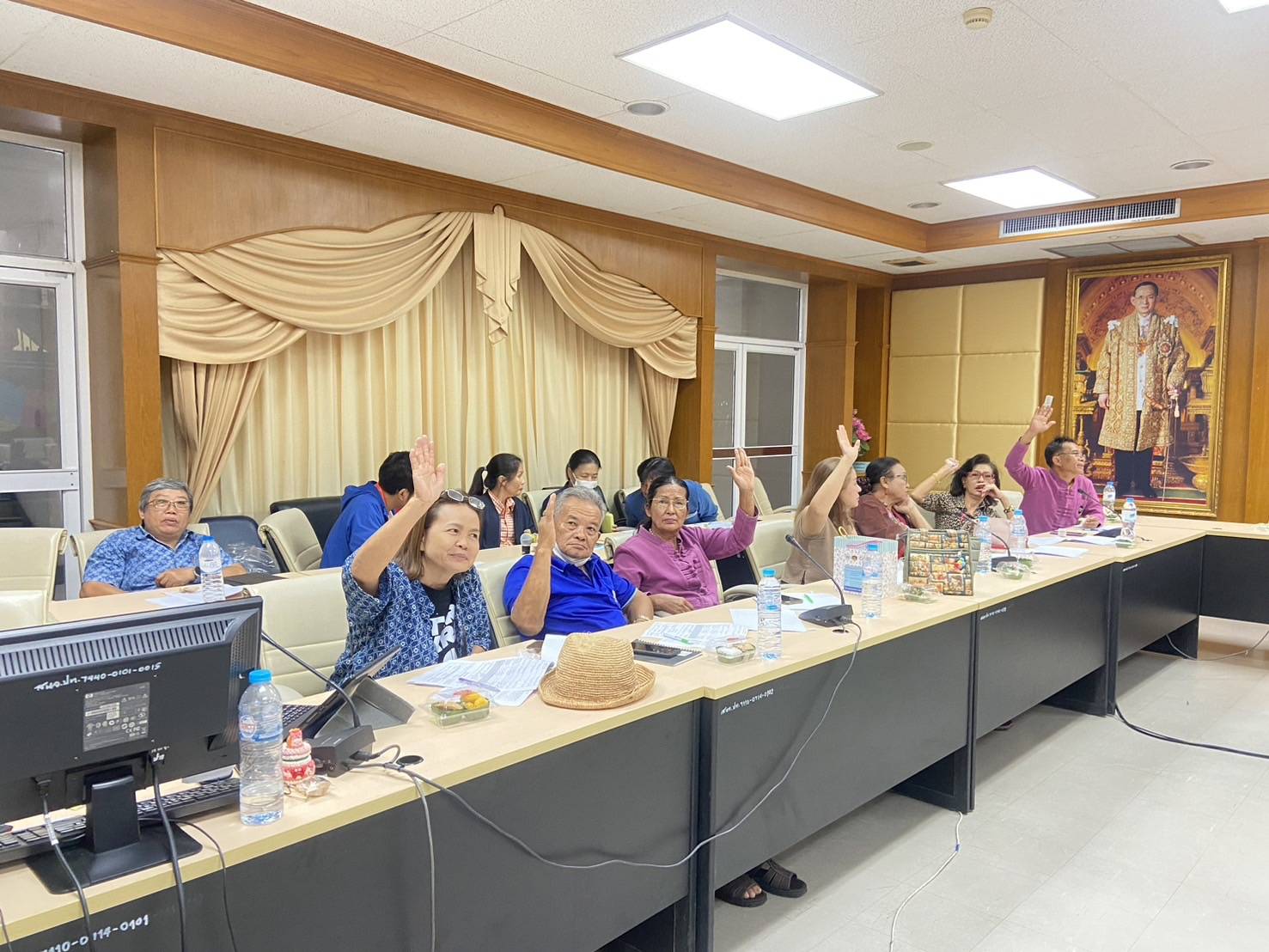 พช.ปทุมธานี “ประชุมคณะกรรมการเครือข่ายกลุ่มอาชีพ และผู้ผลิต ผู้ประกอบการหนึ่งตำบล หนึ่งผลิตภัณฑ์ ระดับจังหวัด”