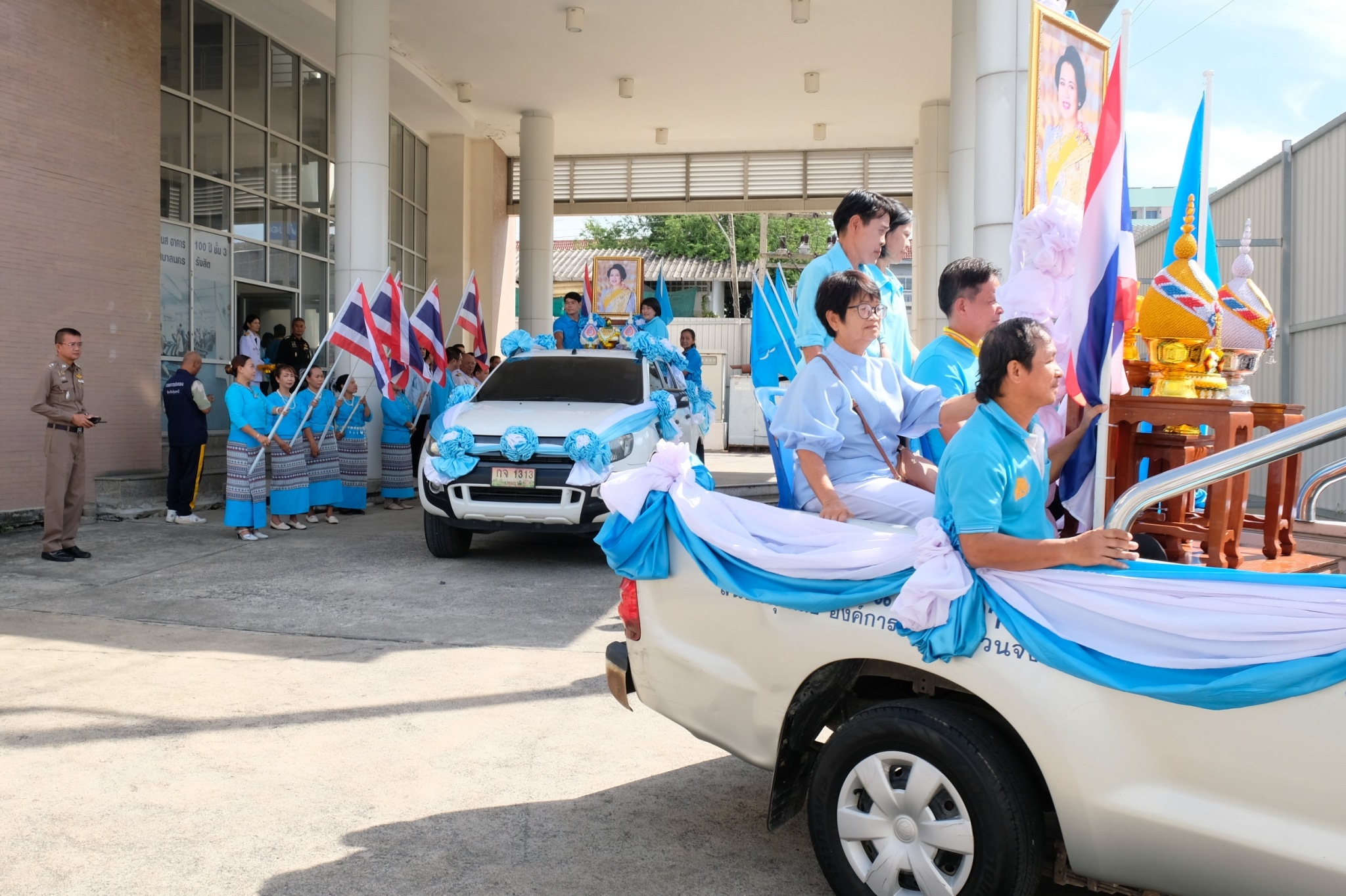 จังหวัดปทุมธานี “จัดพิธีมอบเงินพระราชทานขวัญถุงกองทุนแม่ของแผ่นดิน พร้อมจัดกิจกรรมวันกองทุนแม่ของแผ่นดิน ภายใต้แนวคิด “๒ ทศวรรษ กองทุนแม่ของแผ่นดิน ครอบครัวอบอุ่น ชุมชนเข้มแข็ง”