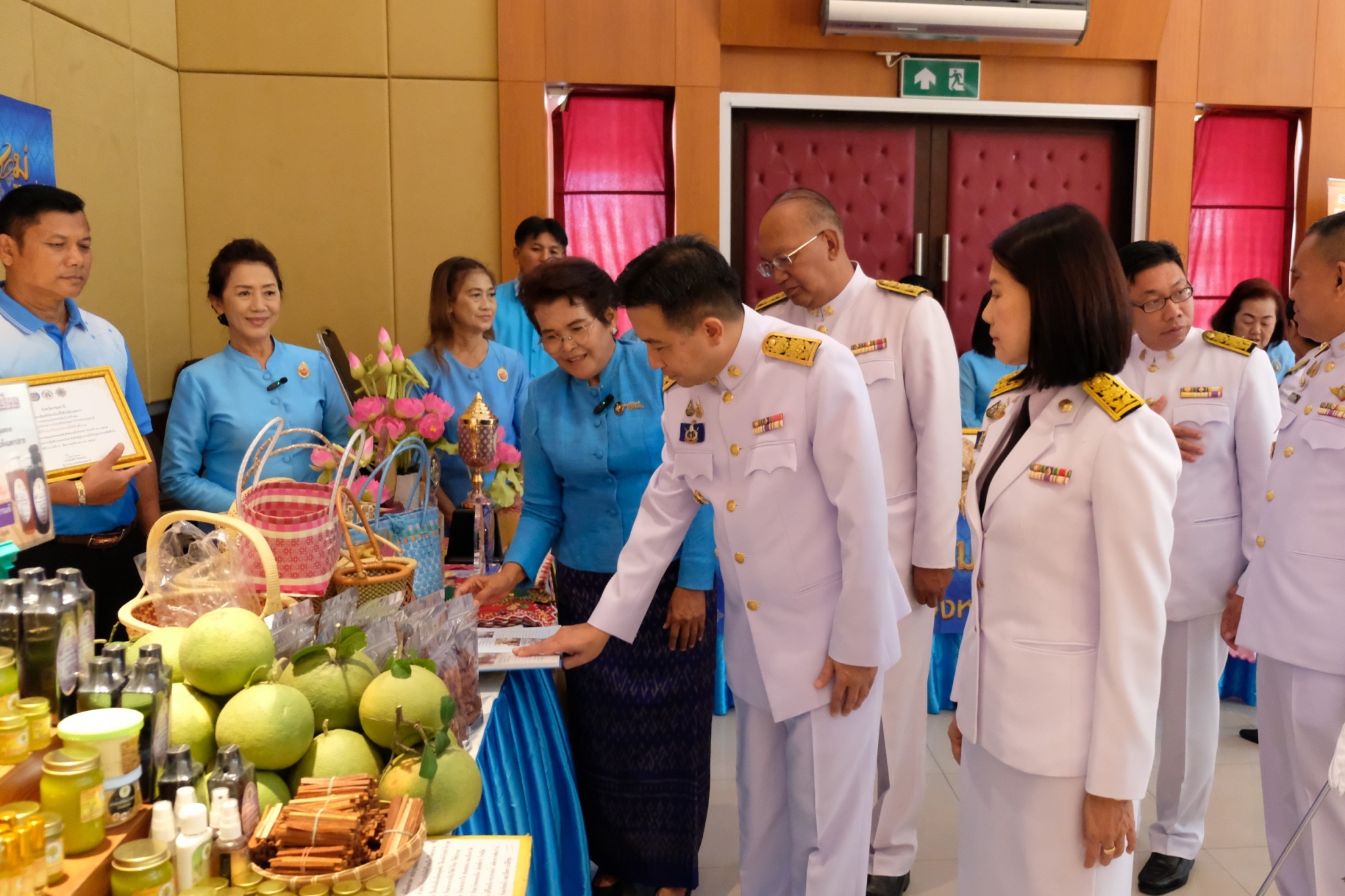 จังหวัดปทุมธานี “จัดพิธีมอบเงินพระราชทานขวัญถุงกองทุนแม่ของแผ่นดิน พร้อมจัดกิจกรรมวันกองทุนแม่ของแผ่นดิน ภายใต้แนวคิด “๒ ทศวรรษ กองทุนแม่ของแผ่นดิน ครอบครัวอบอุ่น ชุมชนเข้มแข็ง”