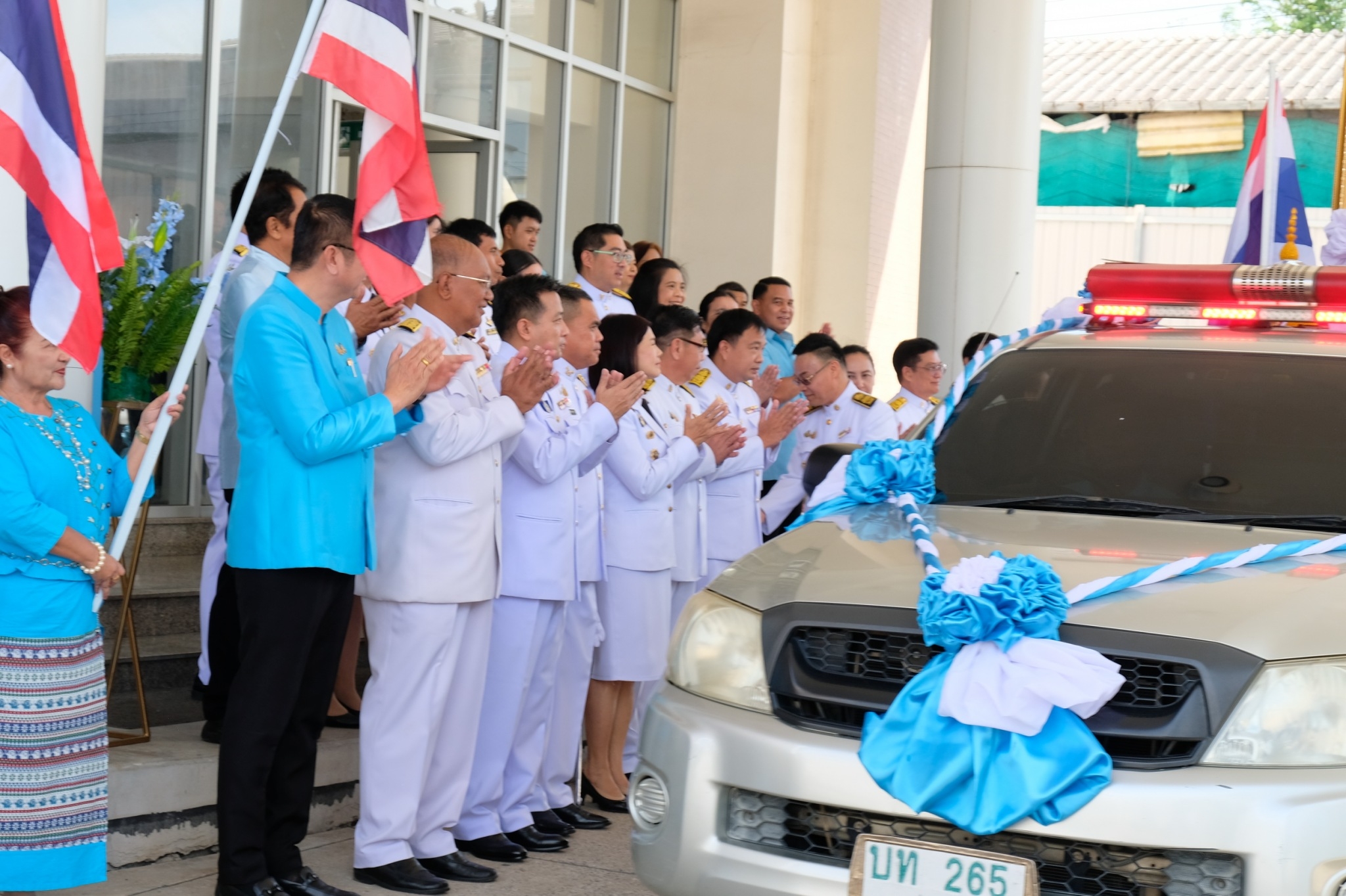 จังหวัดปทุมธานี “จัดพิธีมอบเงินพระราชทานขวัญถุงกองทุนแม่ของแผ่นดิน พร้อมจัดกิจกรรมวันกองทุนแม่ของแผ่นดิน ภายใต้แนวคิด “๒ ทศวรรษ กองทุนแม่ของแผ่นดิน ครอบครัวอบอุ่น ชุมชนเข้มแข็ง”