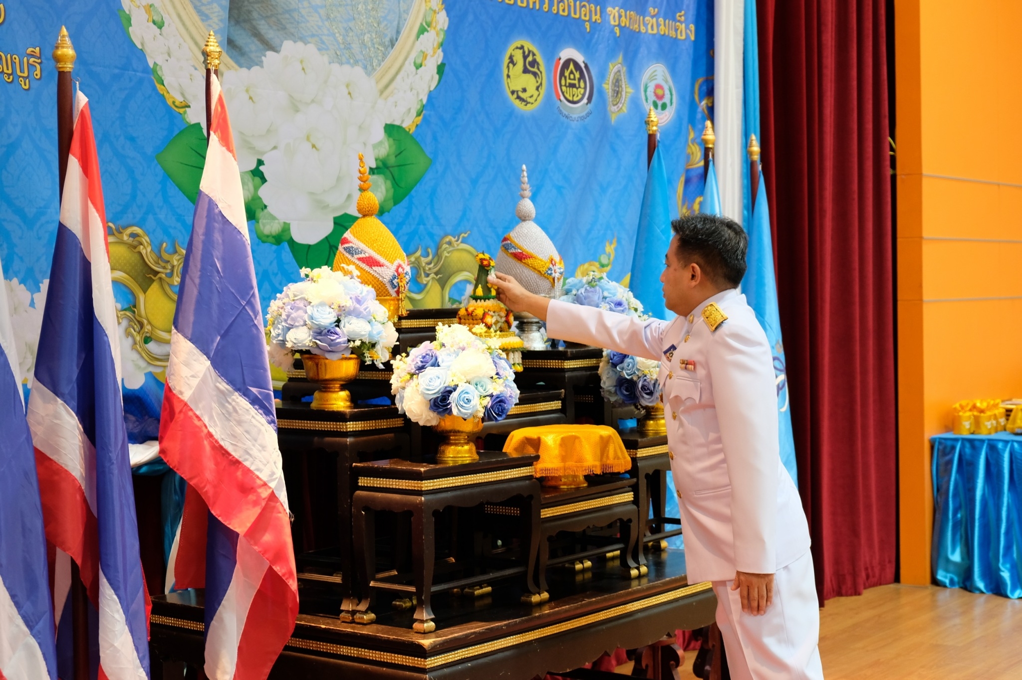 จังหวัดปทุมธานี “จัดพิธีมอบเงินพระราชทานขวัญถุงกองทุนแม่ของแผ่นดิน พร้อมจัดกิจกรรมวันกองทุนแม่ของแผ่นดิน ภายใต้แนวคิด “๒ ทศวรรษ กองทุนแม่ของแผ่นดิน ครอบครัวอบอุ่น ชุมชนเข้มแข็ง”