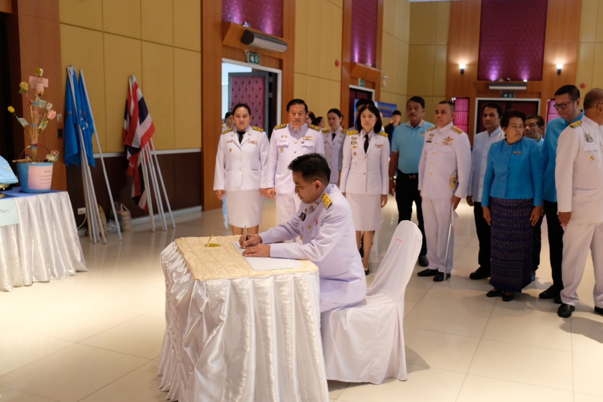 จังหวัดปทุมธานี “จัดพิธีมอบเงินพระราชทานขวัญถุงกองทุนแม่ของแผ่นดิน พร้อมจัดกิจกรรมวันกองทุนแม่ของแผ่นดิน ภายใต้แนวคิด “๒ ทศวรรษ กองทุนแม่ของแผ่นดิน ครอบครัวอบอุ่น ชุมชนเข้มแข็ง”