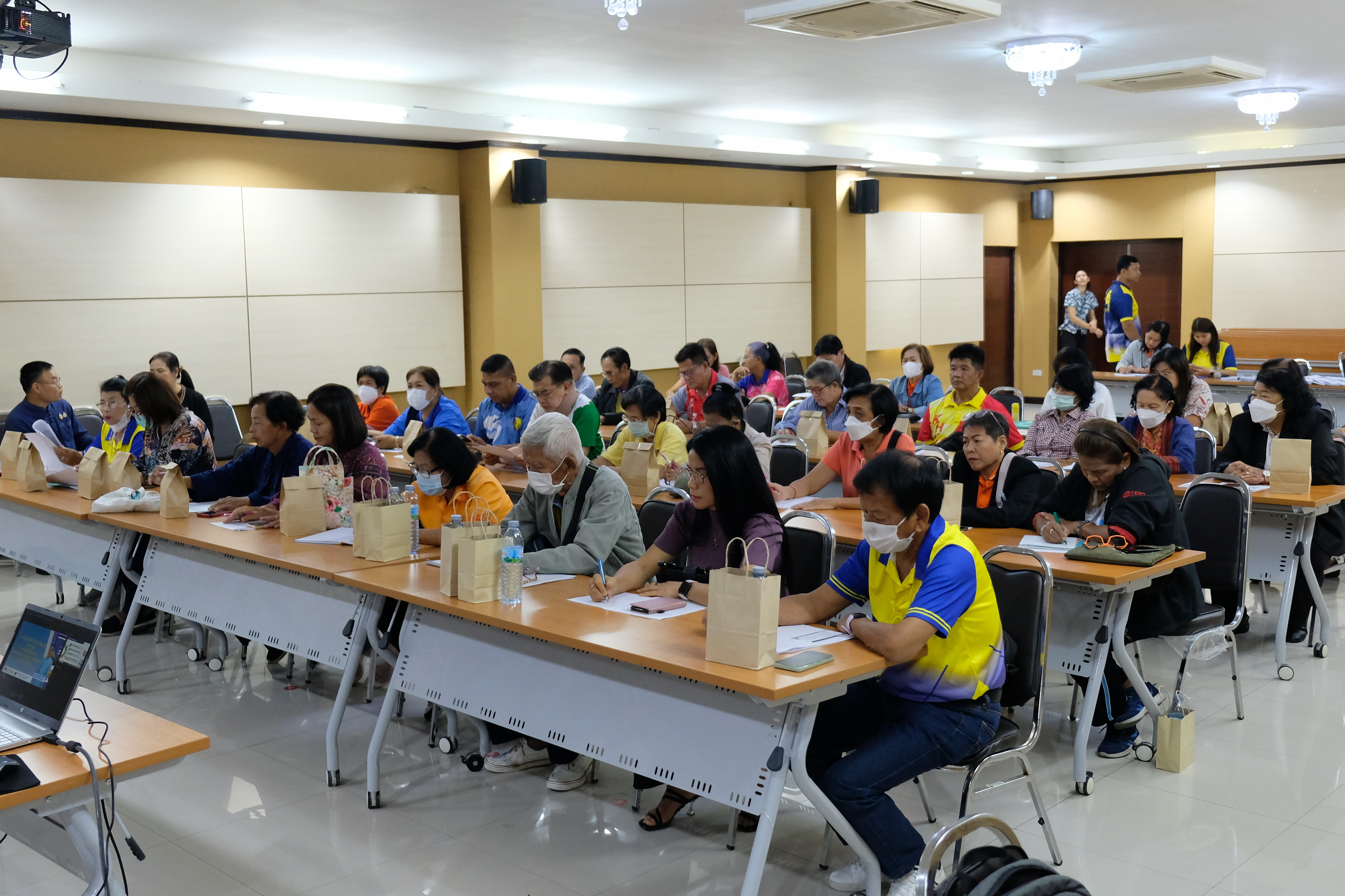 พช.ปทุมธานี “ดำเนินโครงการประชุมเชิงปฏิบัติการผู้จัดเก็บข้อมูล จปฐ. ประจำปี ๒๕๖๘ ด้วยเครื่องมืออิเล็กทรอนิกส์ เขตเทศบาลตำบลคูคต”