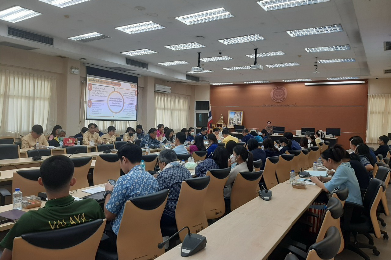 พจ.ปทุมธานี “มอบนโยบายการขับเคลื่อนงานพัฒนาชุมชนและลงนามคำรับรองข้อตกลงการปฏิบัติราชการและผลการประเมินผลการปฏิบัติราชการของข้าราชการสังกัดกรมการพัฒนาชุมชน จังหวัดปทุมธานี ประจำปีงบประมาณ พ.ศ. ๒๕๖๘”