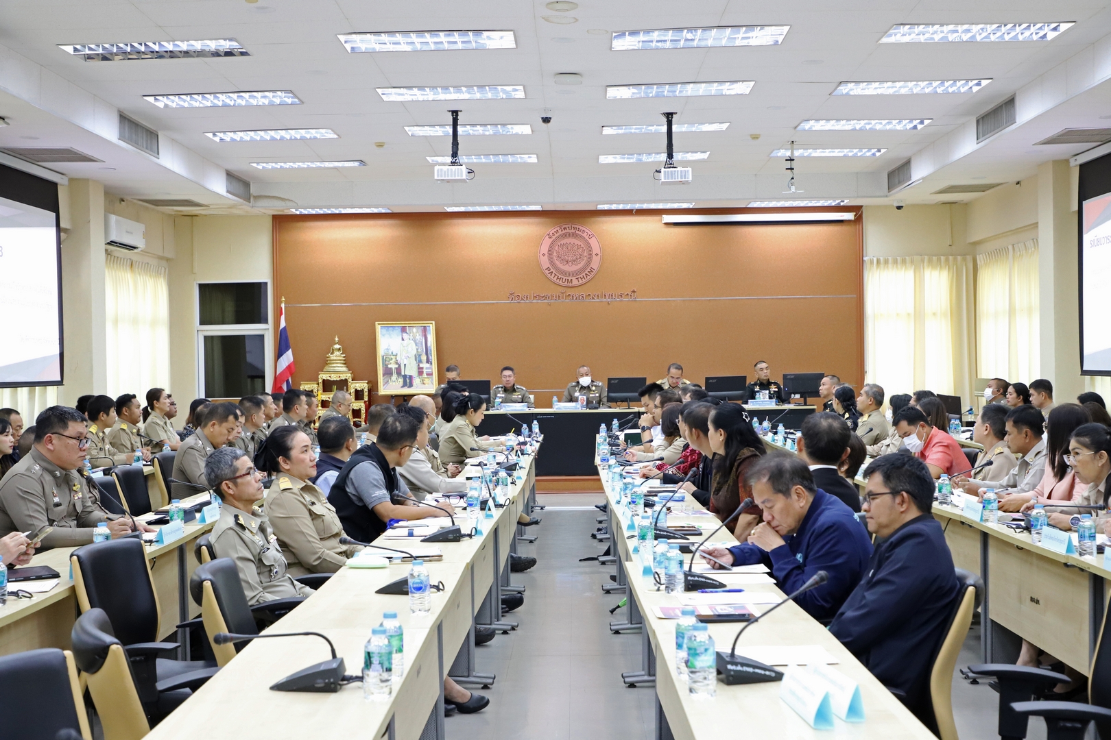 พช.ปทุมธานี “ร่วมประชุมเตรียมความพร้อมรับมอบนโยบายเพื่อขับเคลื่อนโครงการแก้ไขปัญหายาเสพติดในพื้นที่จังหวัดปทุมธานี”