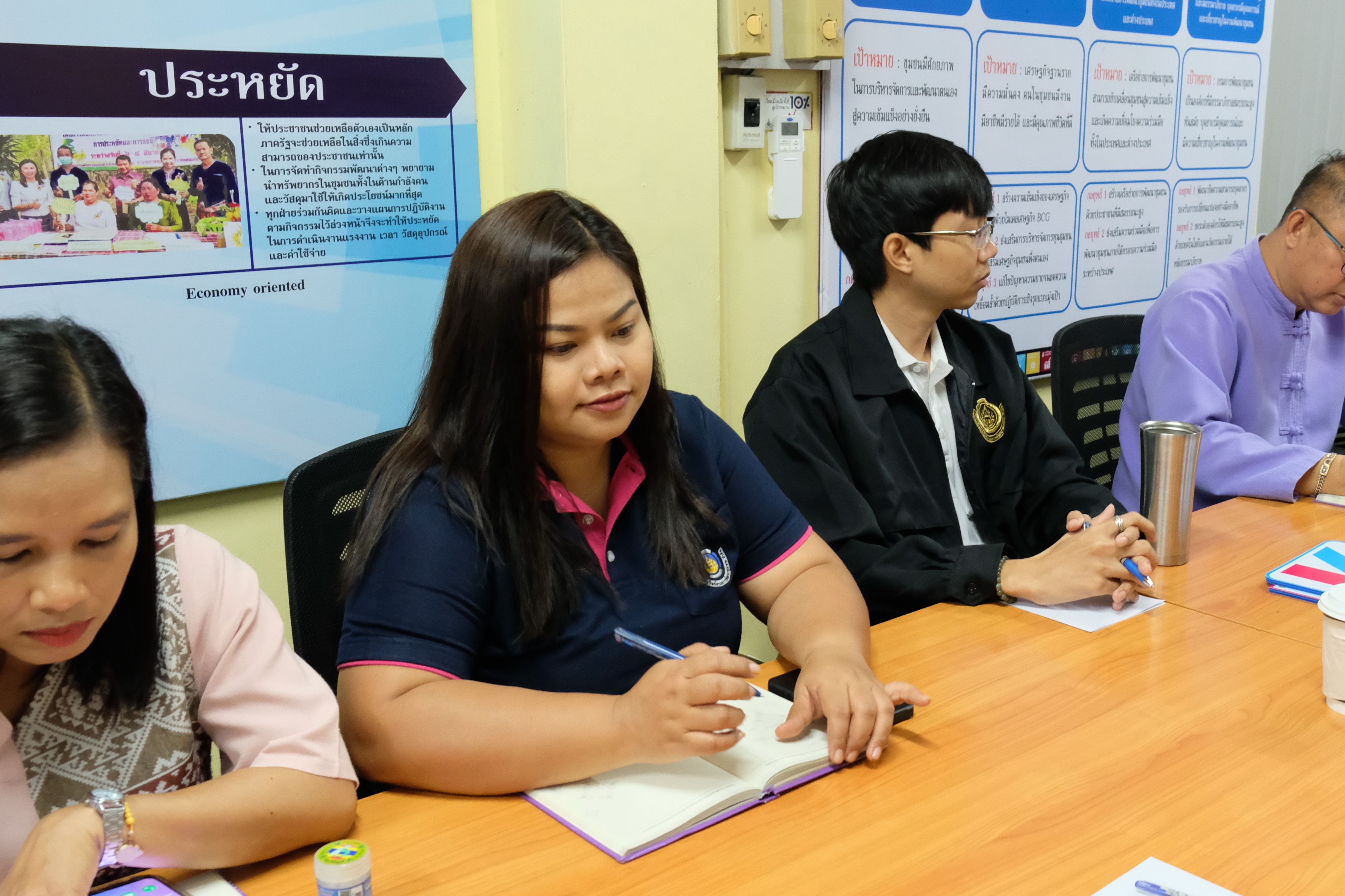 พช.ปทุมธานี “ประชุมผู้อำนวยการกลุ่มงานและนักวิชาการพัฒนาชุมชนจังหวัดปทุมธานี ประจำเดือนกุมภาพันธ์ ๒๕๖๘”