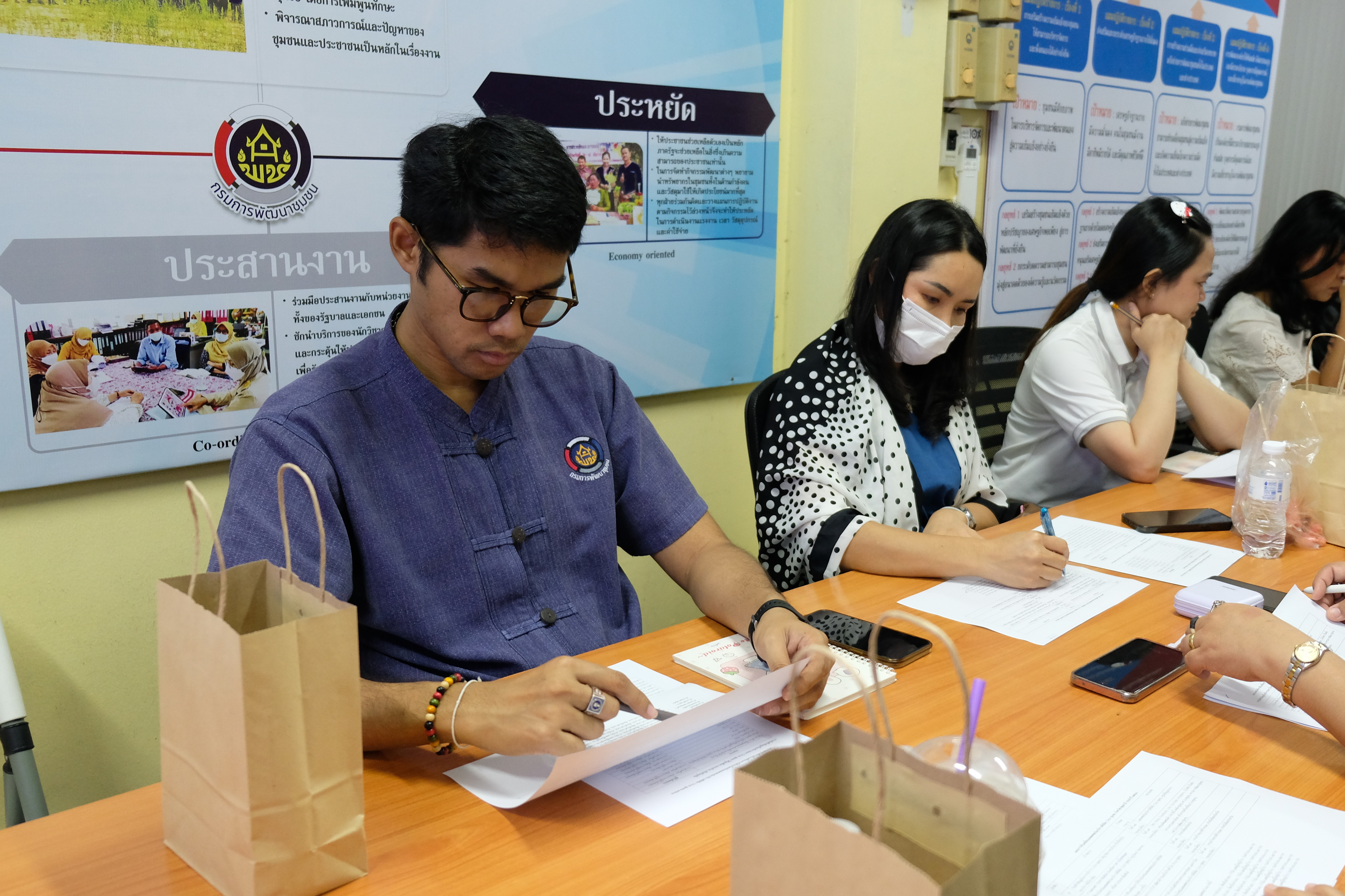 พช.ปทุมธานี “จัดประชุม Big Data กรมการพัฒนาชุมชน เน้นย้ำการส่งเสริมการใช้ประโยชน์แพลตฟอร์มบริการดิจิทัล Click ชุมชน”