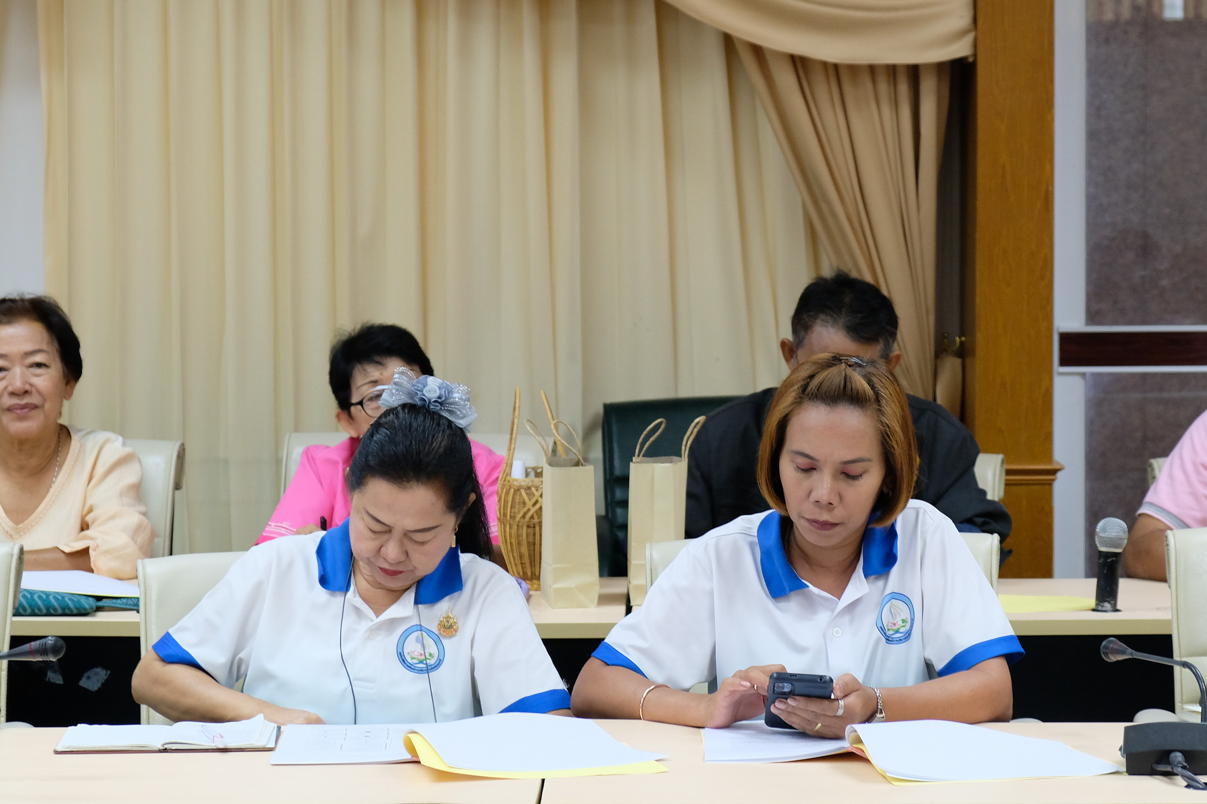 พช.ปทุมธานี “ดำเนินโครงการประชุมเชิงปฏิบัติการเสริมสร้างทักษะคณะกรรมการบริหารศูนย์ประสานงานองค์การชุมชนระดับอำเภอ (ศอช.อ.)”