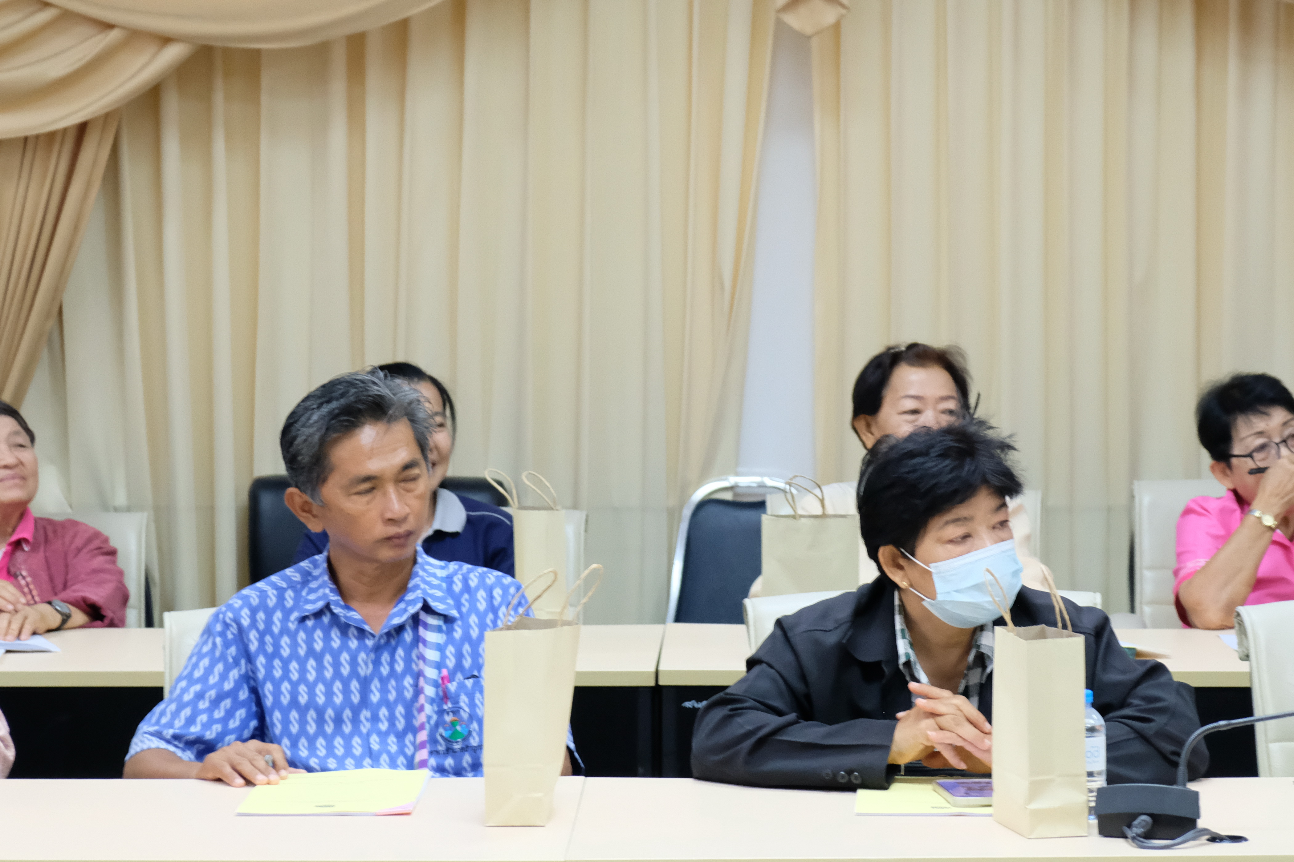 พช.ปทุมธานี “ดำเนินโครงการประชุมเชิงปฏิบัติการเสริมสร้างทักษะคณะกรรมการบริหารศูนย์ประสานงานองค์การชุมชนระดับอำเภอ (ศอช.อ.)”