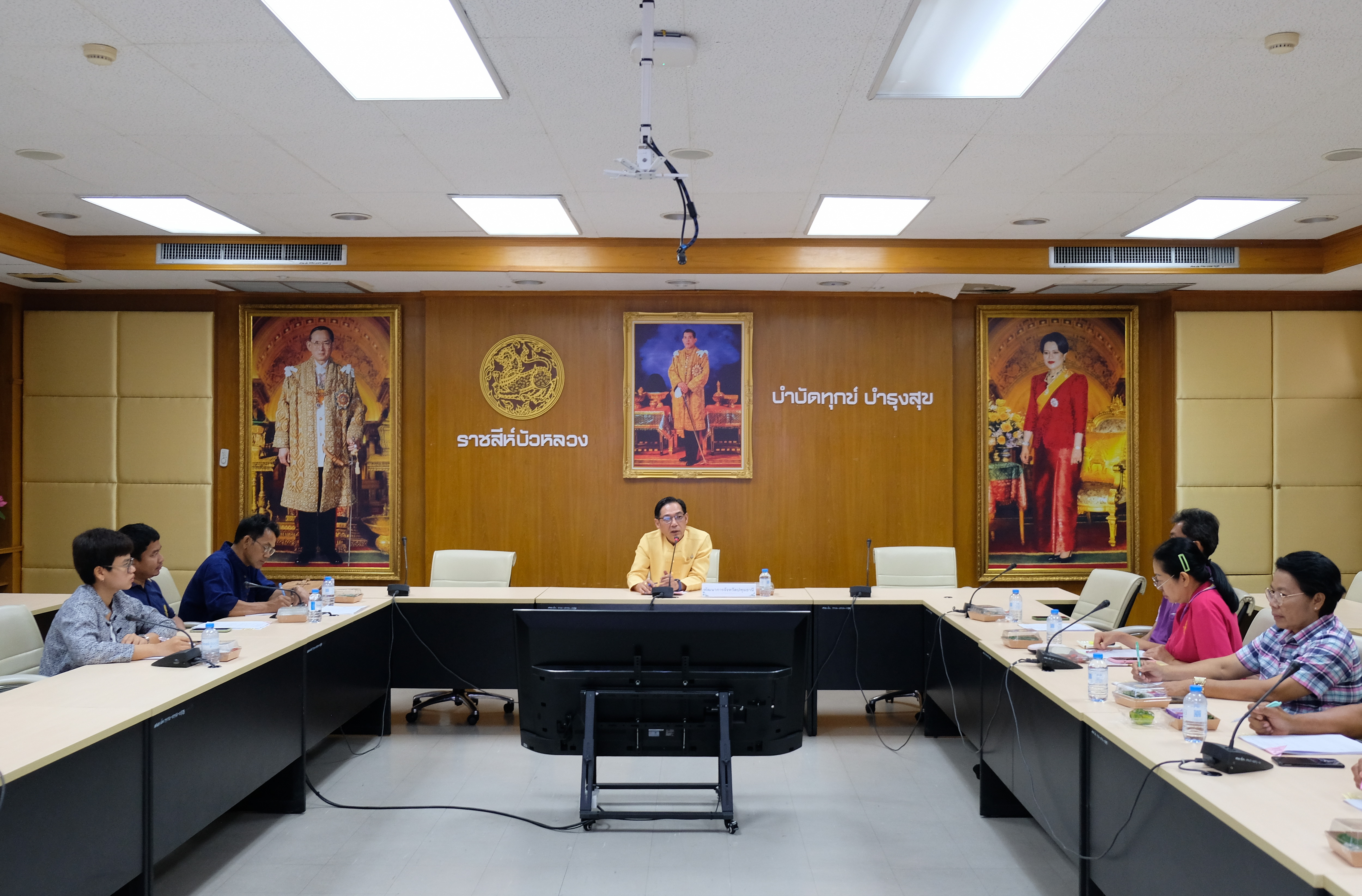 พช.ปทุมธานี “จัดประชุมเชิงปฏิบัติการสนับสนุนการขับเคลื่อนเครือข่ายศูนย์เรียนรู้การพัฒนาคุณภาพชีวิต ตามหลักทฤษฎีใหม่ ประยุกต์สู่ โคก หนอง นา ระดับจังหวัด”