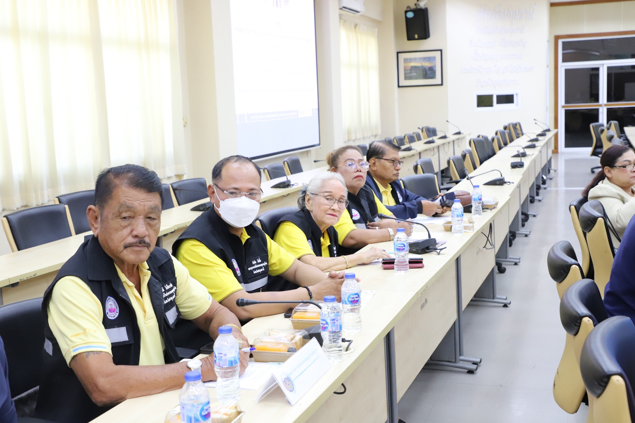 พช.ปทุมธานี “ร่วมประชุมคณะอนุกรรมการสนับสนุนและติดตามการดำเนินงานกองทุนหมู่บ้านจังหวัดปทุมธานี”