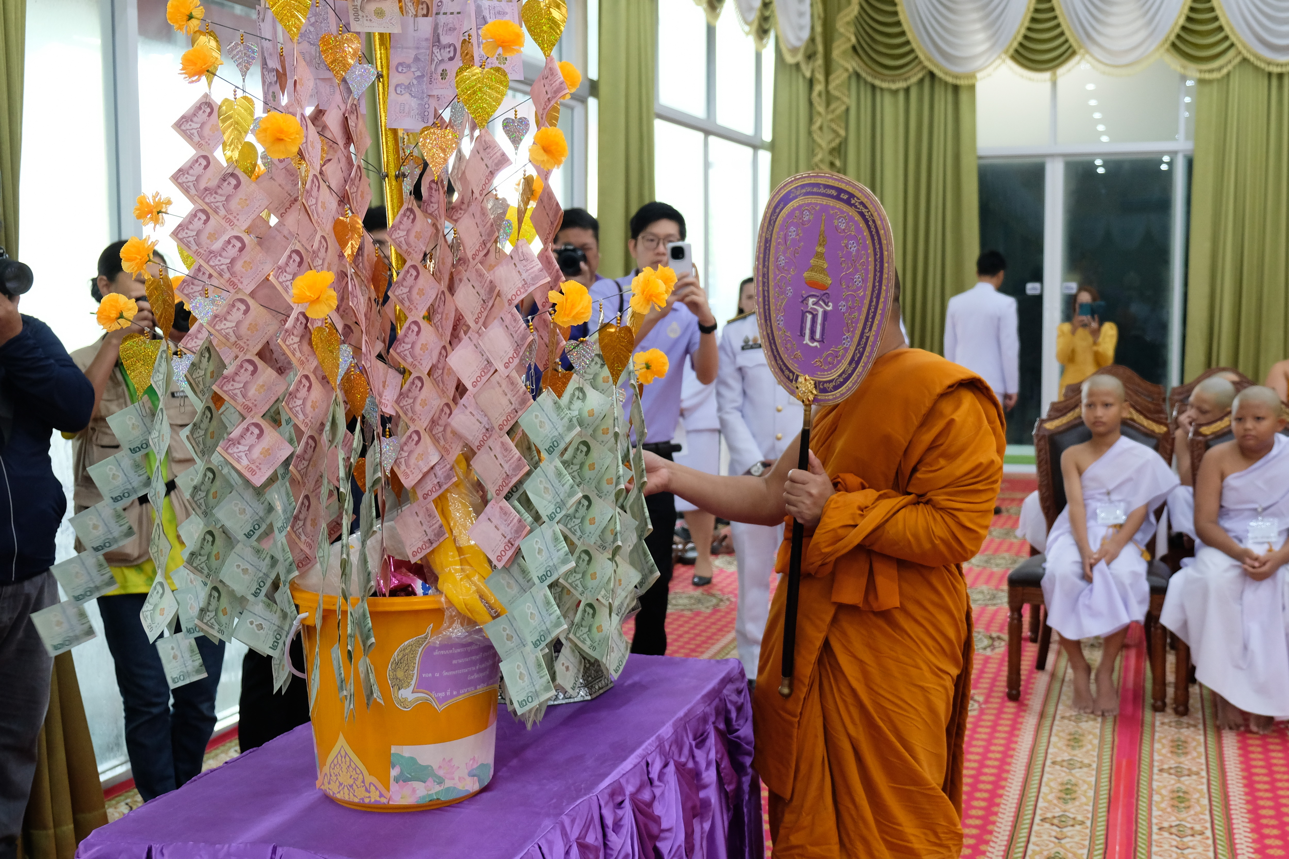 จังหวัดปทุมธานี “จัดพิธีเจริญพระพุทธมนต์เฉลิมพระเกียรติสมเด็จพระกนิษฐาธิราชเจ้า กรมสมเด็จพระเทพรัตนราชสุดาฯ สยามบรมราชกุมารี เนื่องในโอกาสวันคล้ายวันพระราชสมภพ ๒ เมษายน ๒๕๖๘ พร้อมพิธีทอดผ้าป่าสมทบกองทุนพัฒนาเด็กชนบท ในพระราชูปถัมภ์ฯ และพิธีบรรพชาสามเณรและบวชศีลจาริณี”