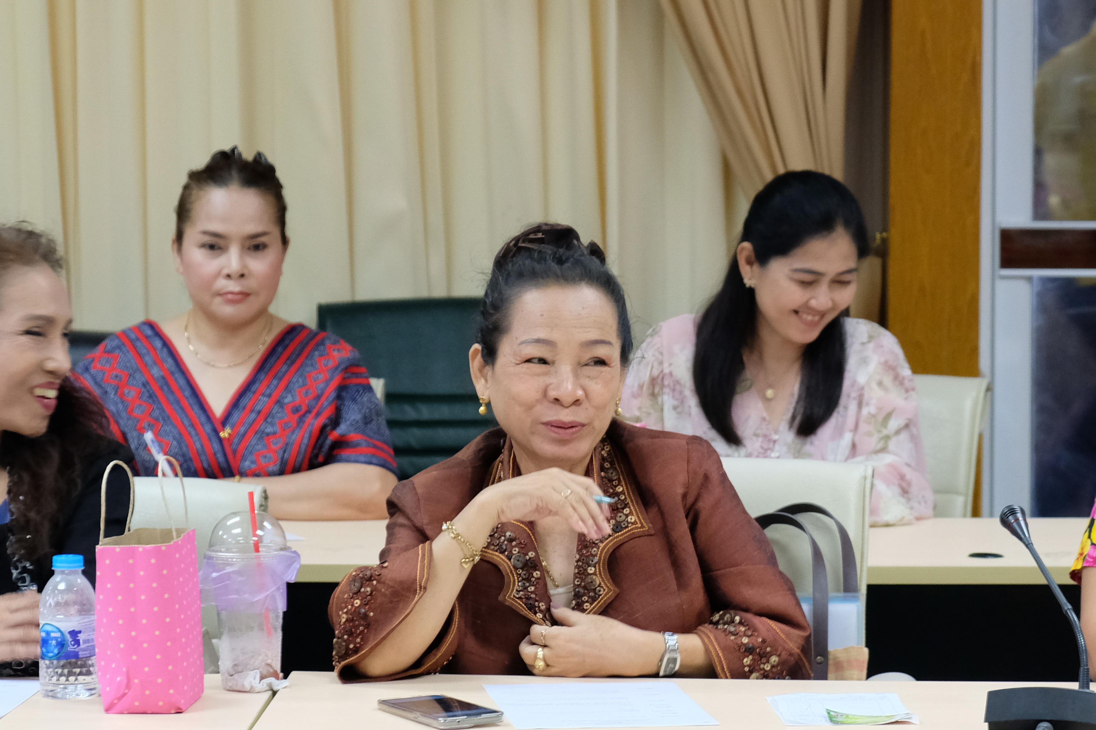 พช.ปทุมธานี “ร่วมประชุมคณะกรรมการสมาคมผู้นำสตรีพัฒนาชุมชนจังหวัดปทุมธานี ครั้งที่ ๒/๒๖๖๘