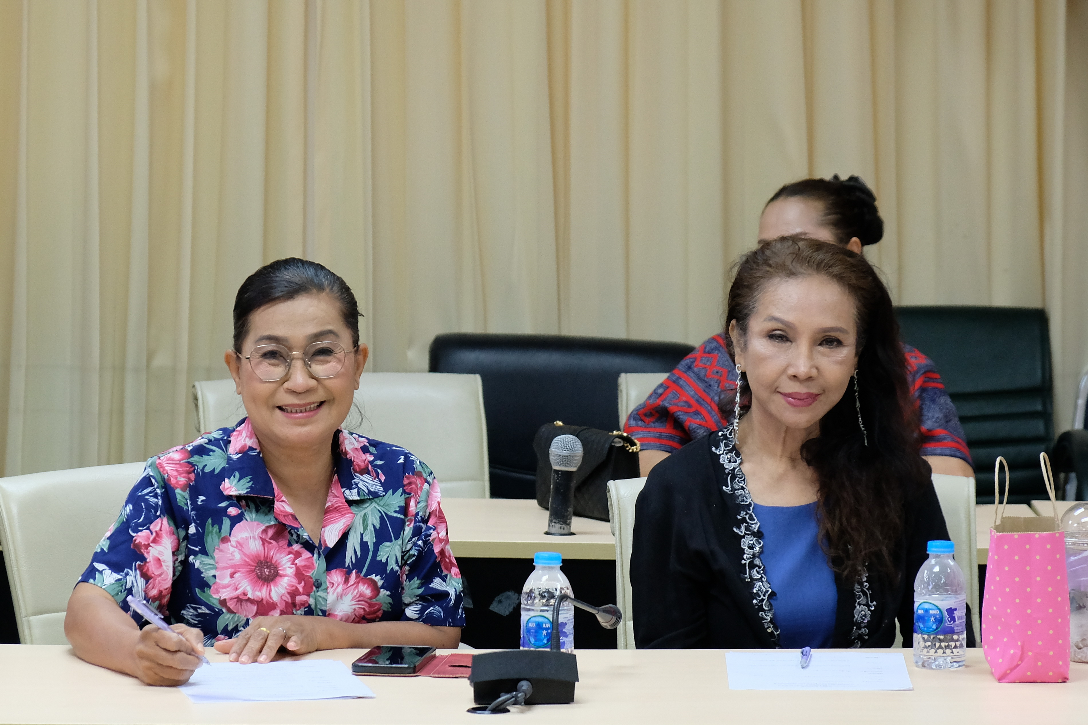 พช.ปทุมธานี “ร่วมประชุมคณะกรรมการสมาคมผู้นำสตรีพัฒนาชุมชนจังหวัดปทุมธานี ครั้งที่ ๒/๒๖๖๘