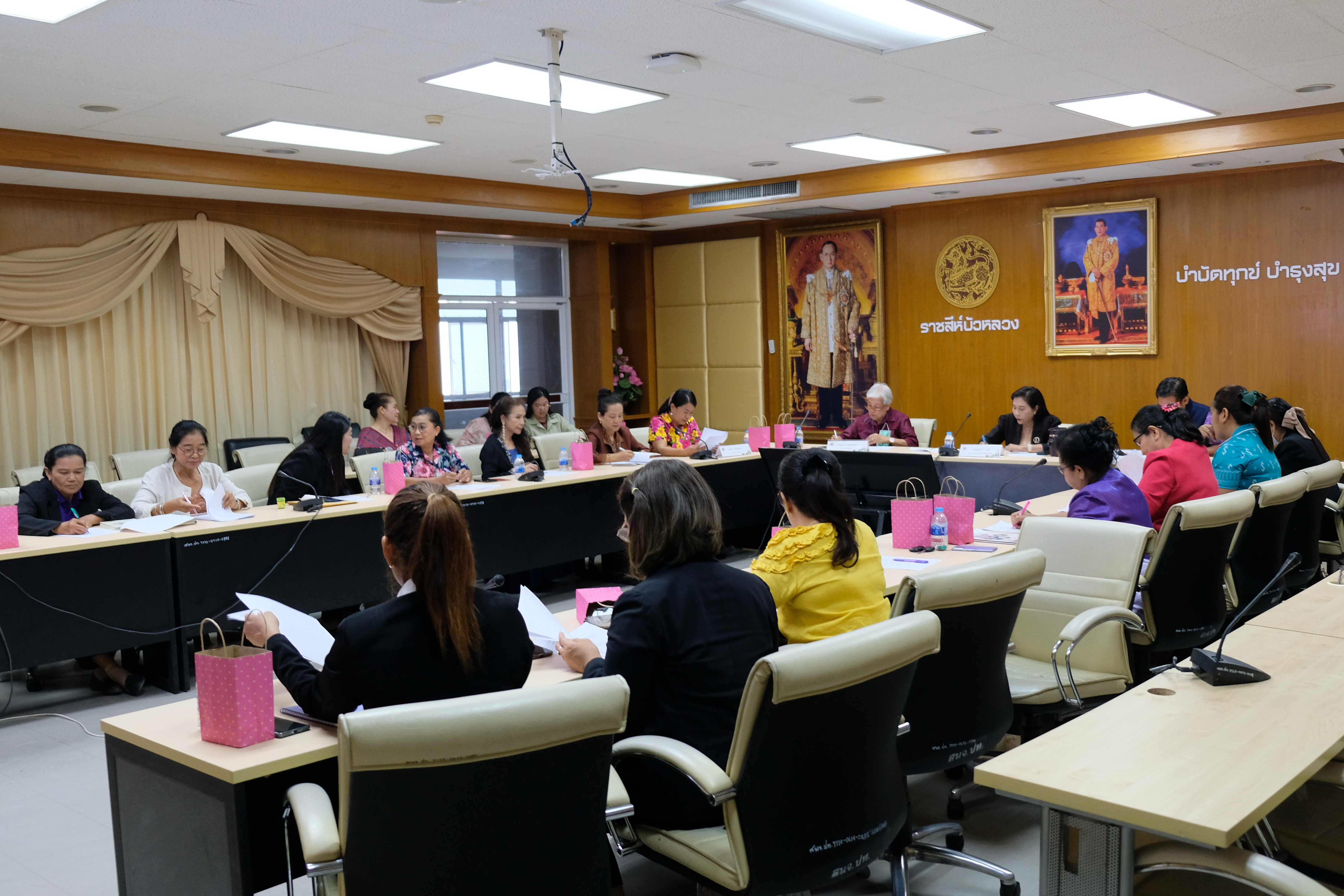 พช.ปทุมธานี “ร่วมประชุมคณะกรรมการสมาคมผู้นำสตรีพัฒนาชุมชนจังหวัดปทุมธานี ครั้งที่ ๒/๒๖๖๘